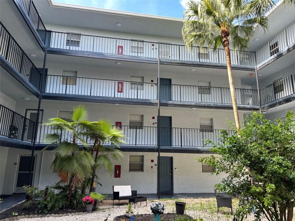 2800 Somerset Drive #109J, Lauderdale Lakes, FL 33311 photo 3