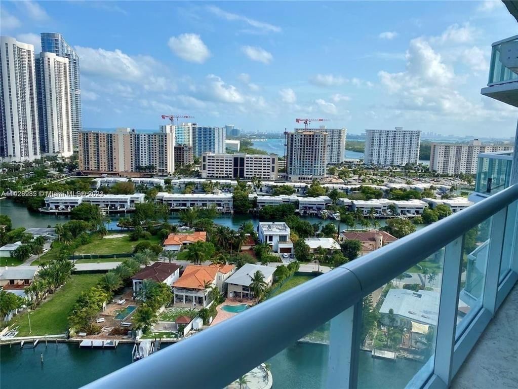 16500 Collins Avenue #2052, Sunny Isles Beach, FL 33160 photo 2