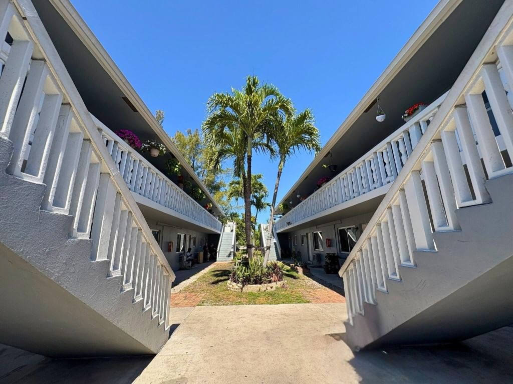 101-105 SE 26th Street, Fort Lauderdale, FL 33316 photo 2
