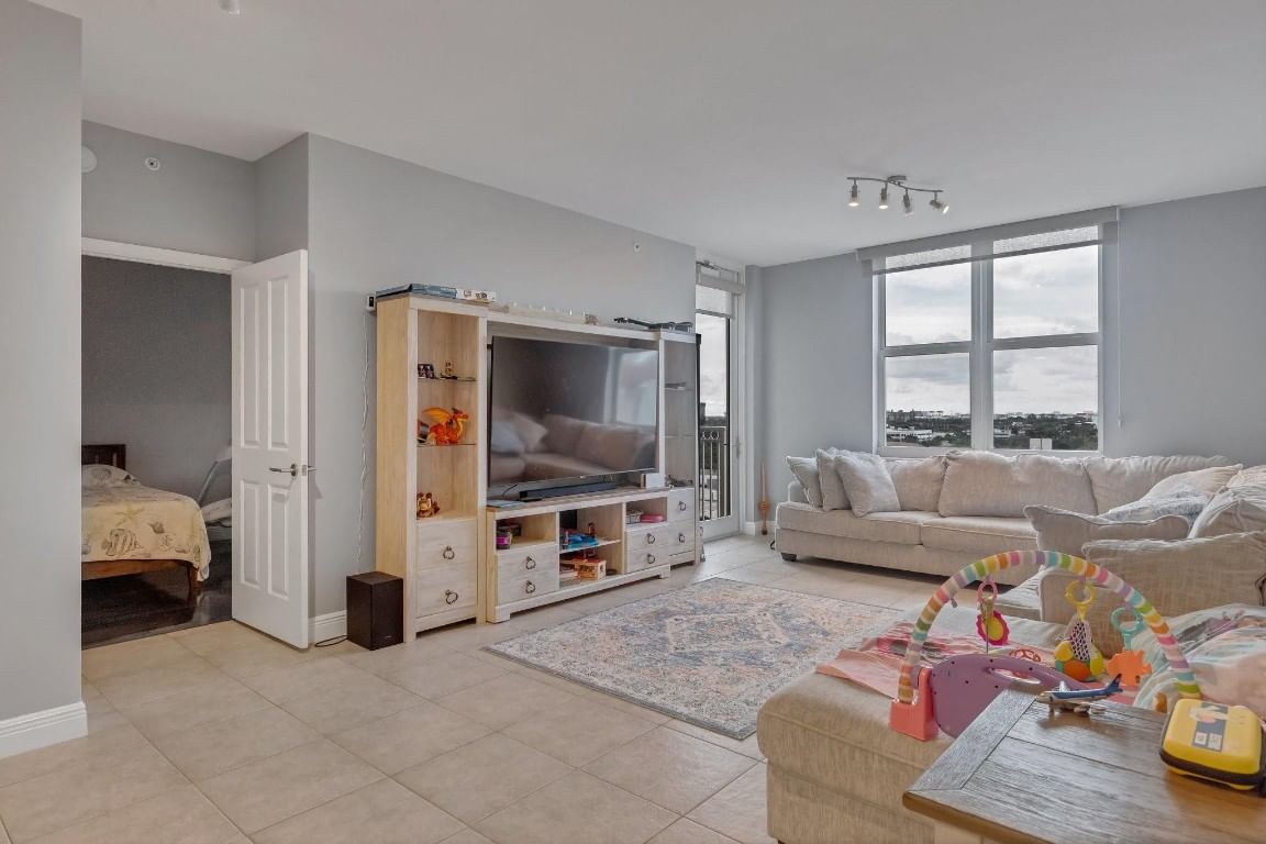 511 SE 5th Avenue #912, Fort Lauderdale, FL 33301 photo 2