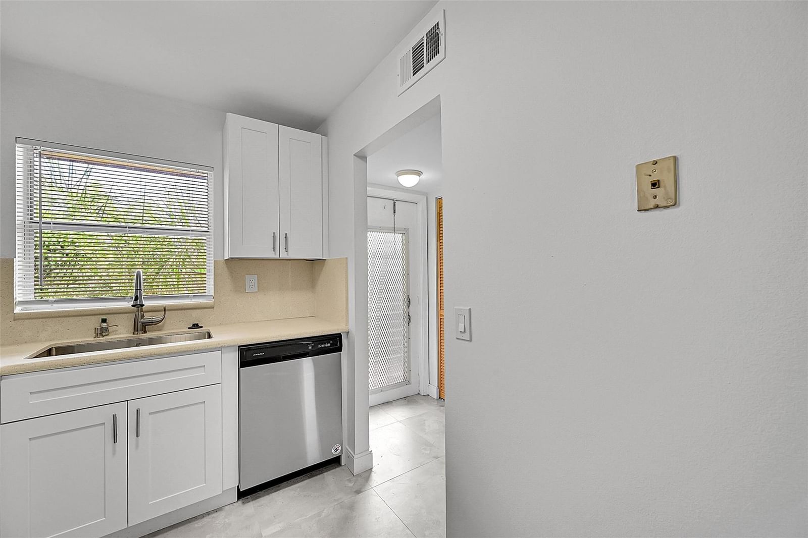 9761 Sunrise Lakes Boulevard #301, Sunrise, FL 33322 photo 2