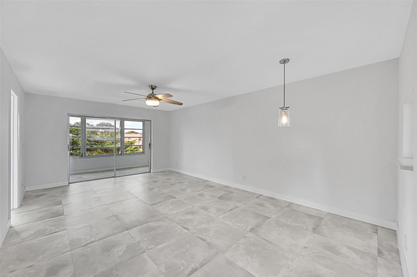 9761 Sunrise Lakes Boulevard #301, Sunrise, FL 33322 photo 4