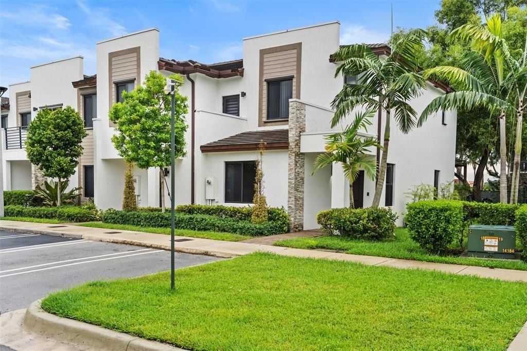 340 NE 208th Terrace #340, Miami, FL 33179 photo 3