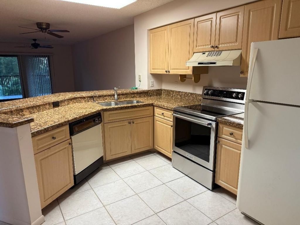 2205 S Cypress Bend Drive #307, Pompano Beach, FL 33069