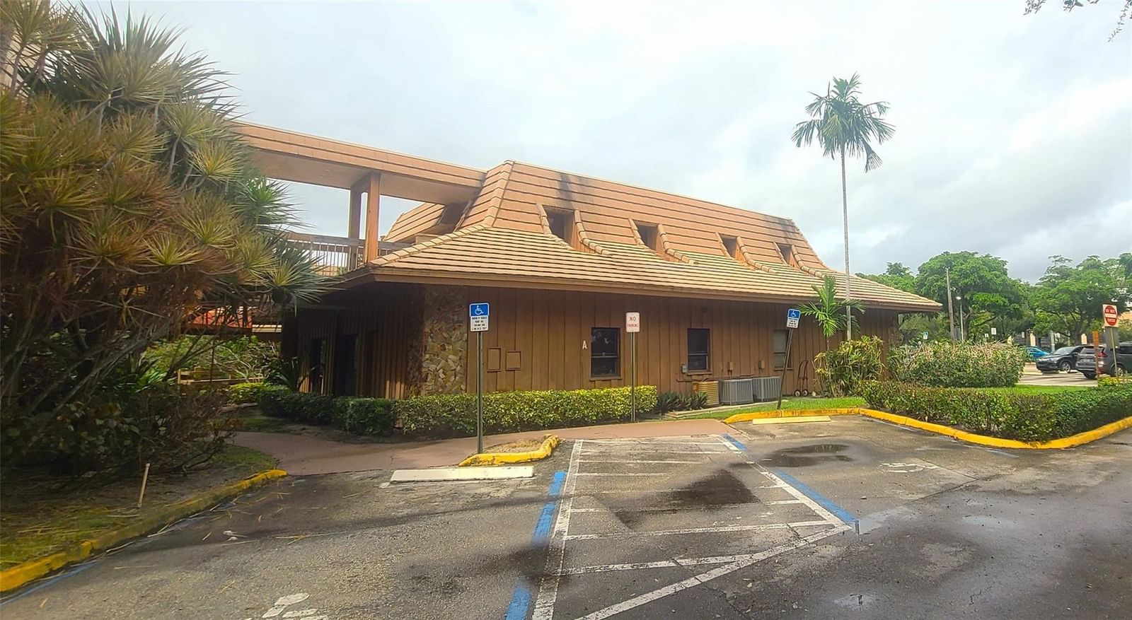 7800 W Oakland Park Boulevard #101, Fort Lauderdale, FL 33351 photo 3