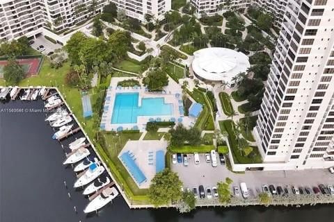 2500 Parkview Drive #814, Hallandale Beach, FL 33009 photo 4