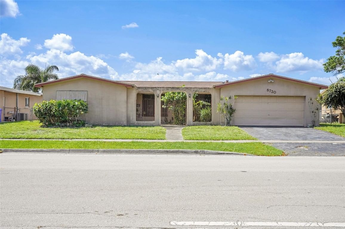 8720 Pasadena Boulevard, Pembroke Pines, FL 33024 photo 4