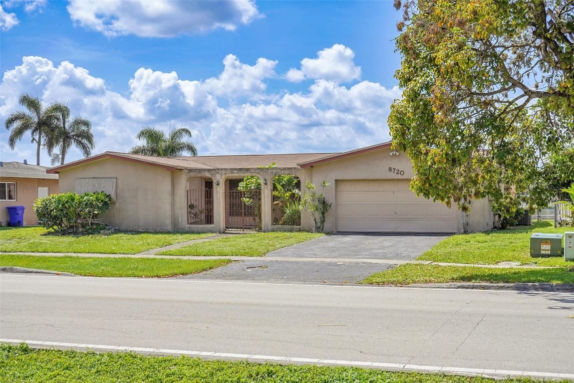 8720 Pasadena Boulevard, Pembroke Pines, FL 33024 photo 5