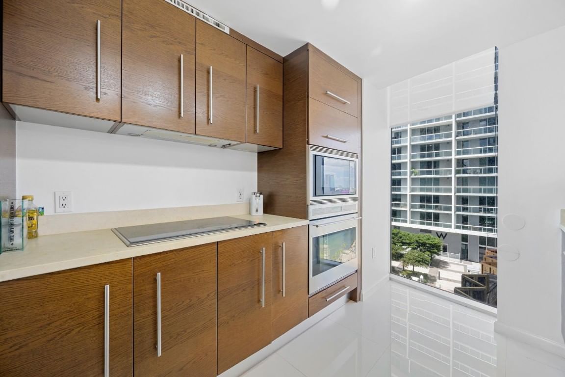 475 Brickell Avenue #1815, Miami, FL 33131 photo 2