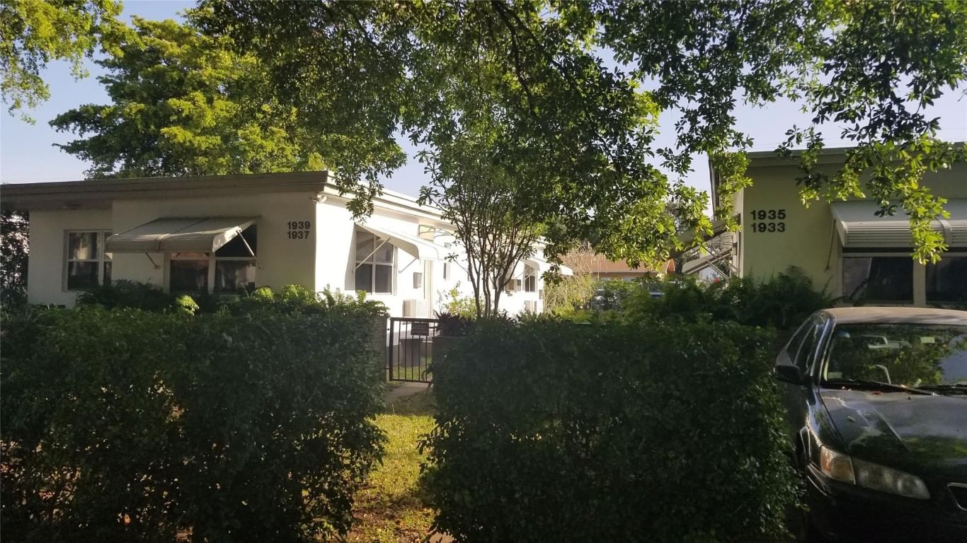 1933 Dewey Street, Hollywood, FL 33020 photo 2