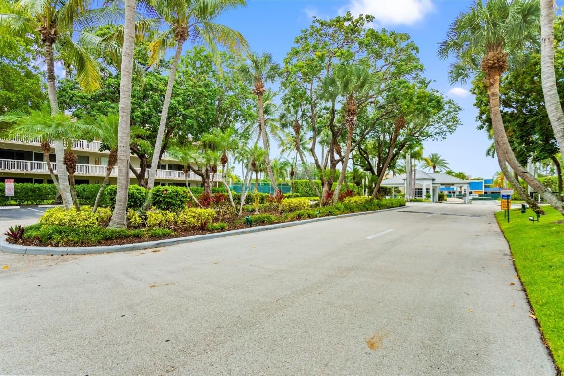 16 Royal Palm Way #302, Boca Raton, FL 33432 photo 2