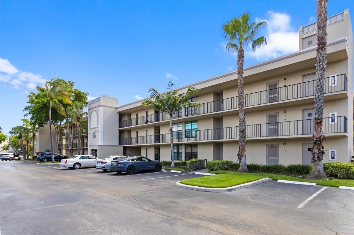 16 Royal Palm Way #302, Boca Raton, FL 33432 photo 3