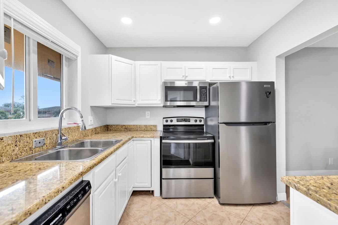 5300 Washington Street #D308, Hollywood, FL 33021 photo 5