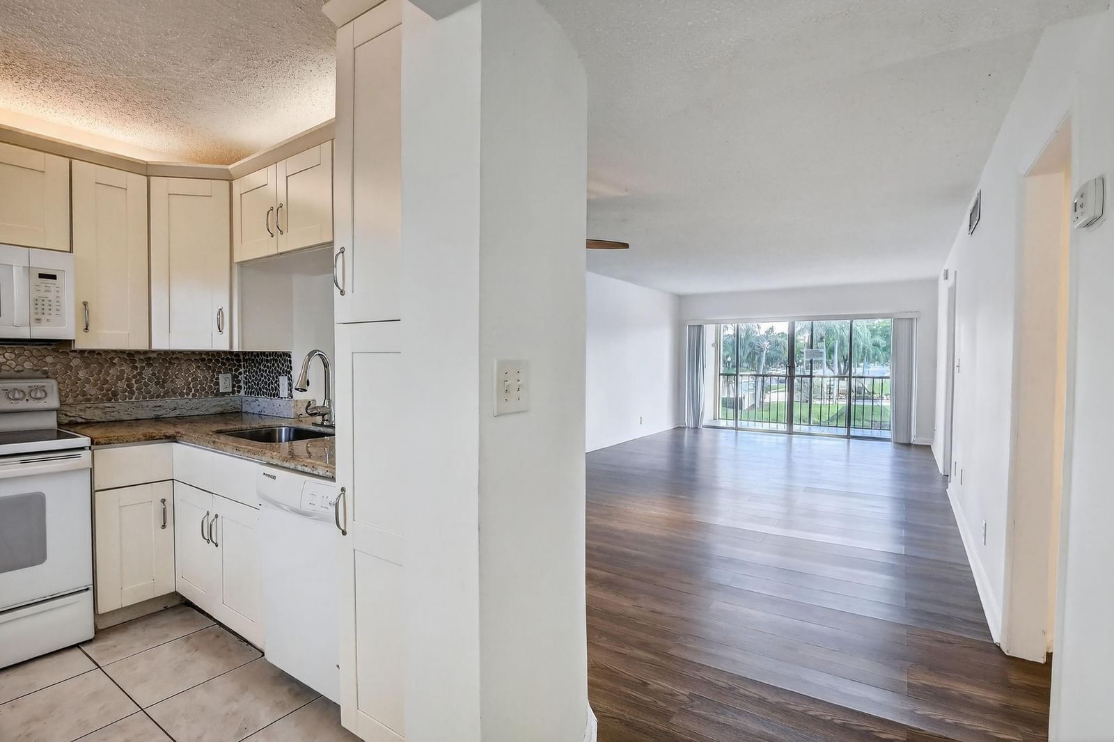 3905 N Nob Hill Road #201, Sunrise, FL 33351 photo 4