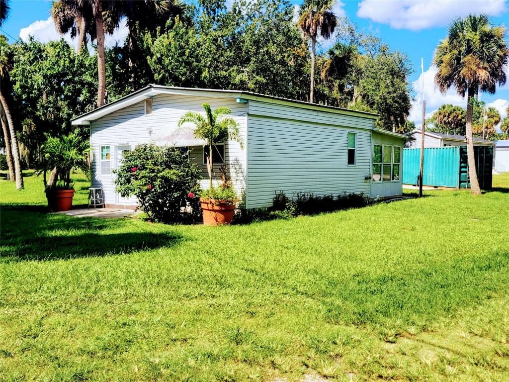 1048 Arvin Lane, Moore Haven, FL 33471 photo 2