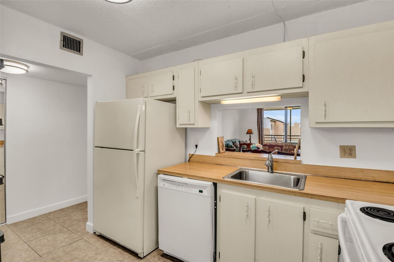 2840 Somerset Drive #403, Lauderdale Lakes, FL 33311 photo 4