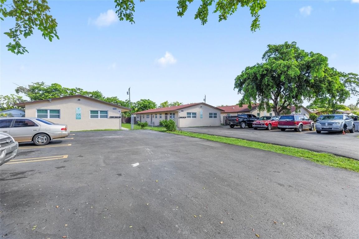 237 NW 12th Court, Pompano Beach, FL 33060 photo 2