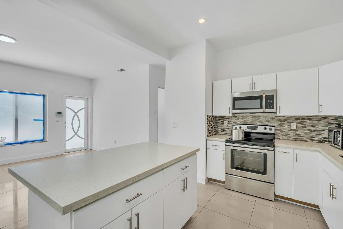 16010 NE 5th Avenue, Miami, FL 33162 photo 5