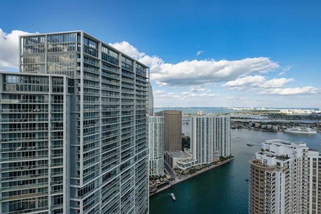 465 Brickell Avenue #2706, Miami, FL 33131 photo 2