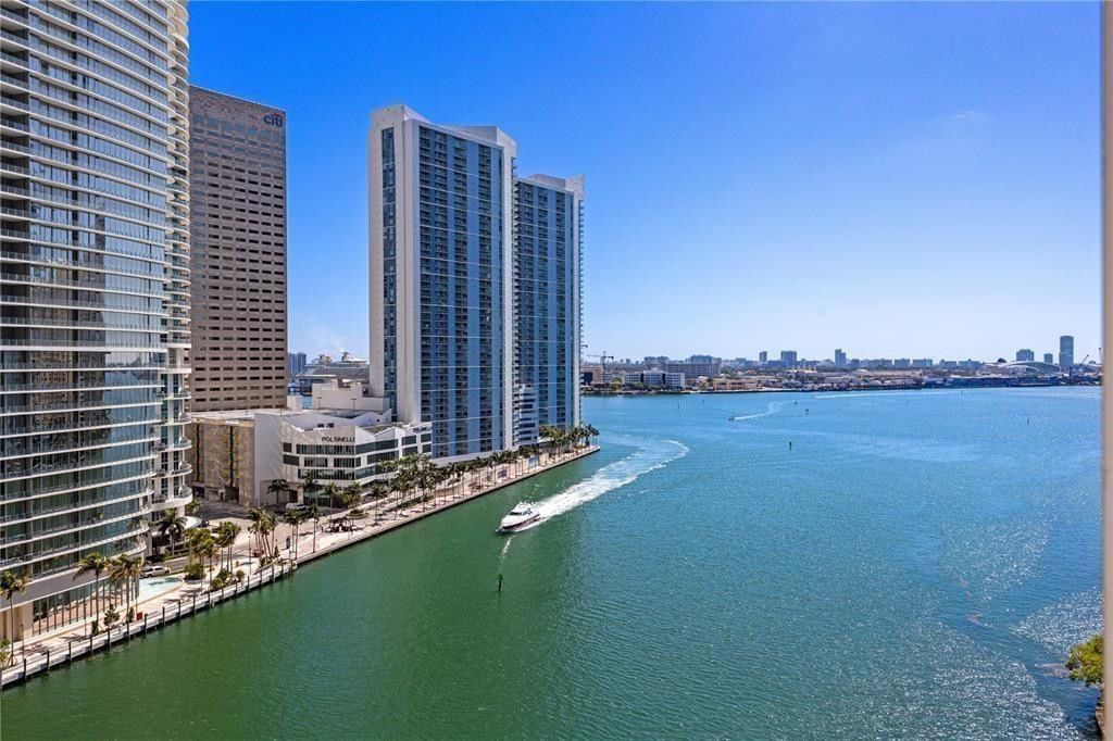 465 Brickell Avenue #2706, Miami, FL 33131 photo 3