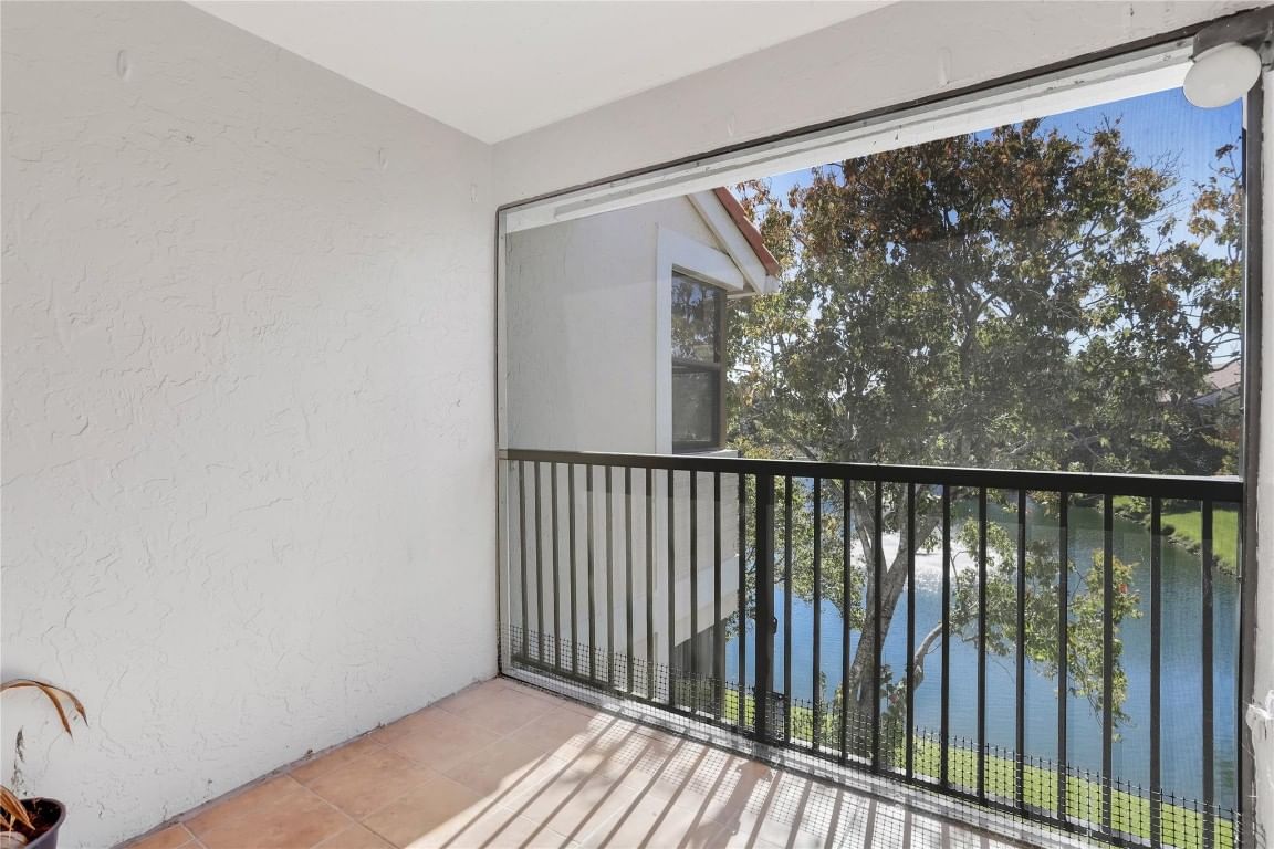 10131 W Sunrise Boulevard #306, Plantation, FL 33322 photo 2