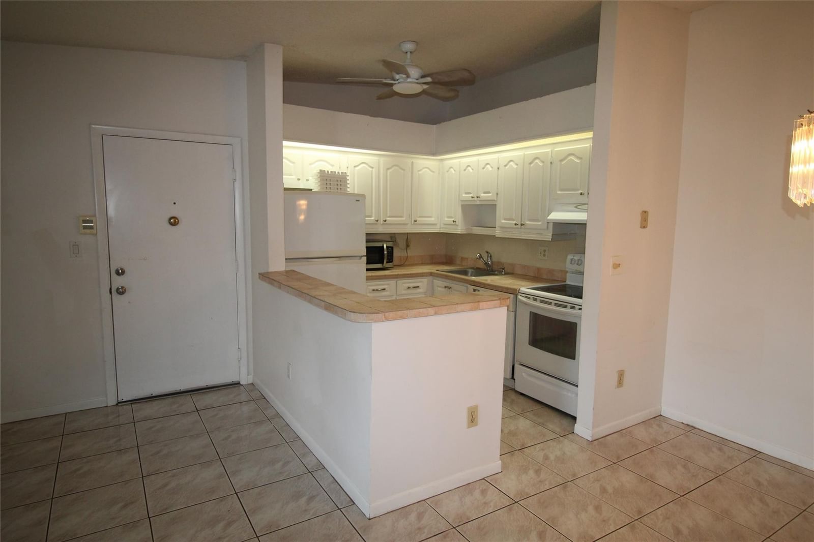 9728 S Belfort Circle #206, Tamarac, FL 33321 photo 2