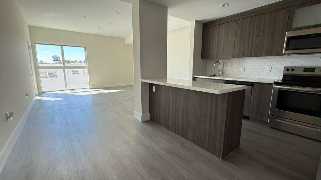 1938 Jackson Street #305, Hollywood, FL 33020 photo 2