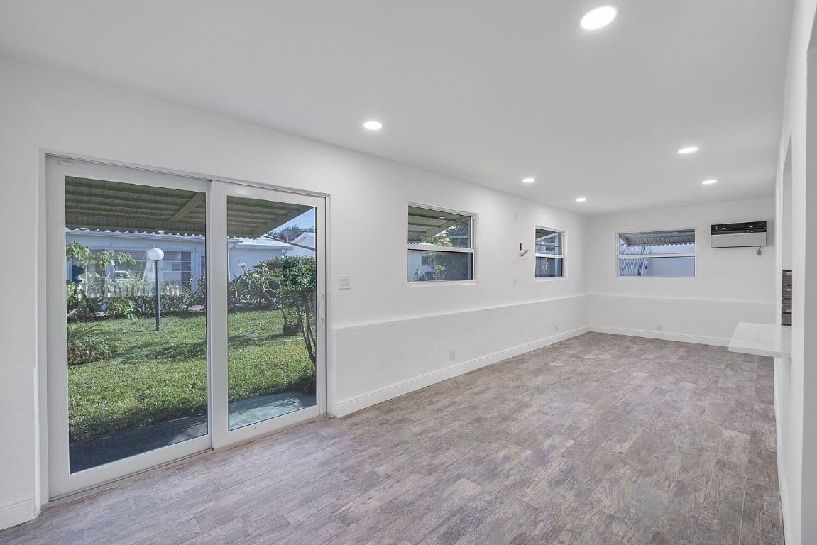 370 S Golf Boulevard, Pompano Beach, FL 33064 photo 5