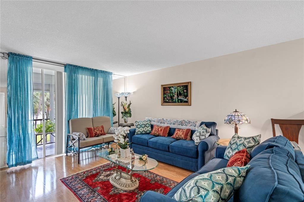 9800 N Hollybrook Lake Drive #202, Pembroke Pines, FL 33025 photo 2