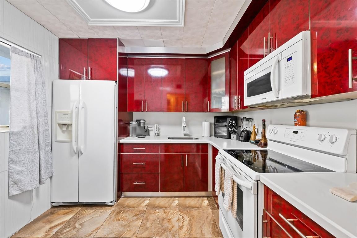 3090 Holiday Springs Boulevard #306, Margate, FL 33063 photo 2