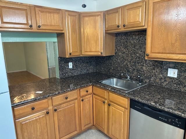 7300 NW 5th Court #101, Margate, FL 33063 photo 2