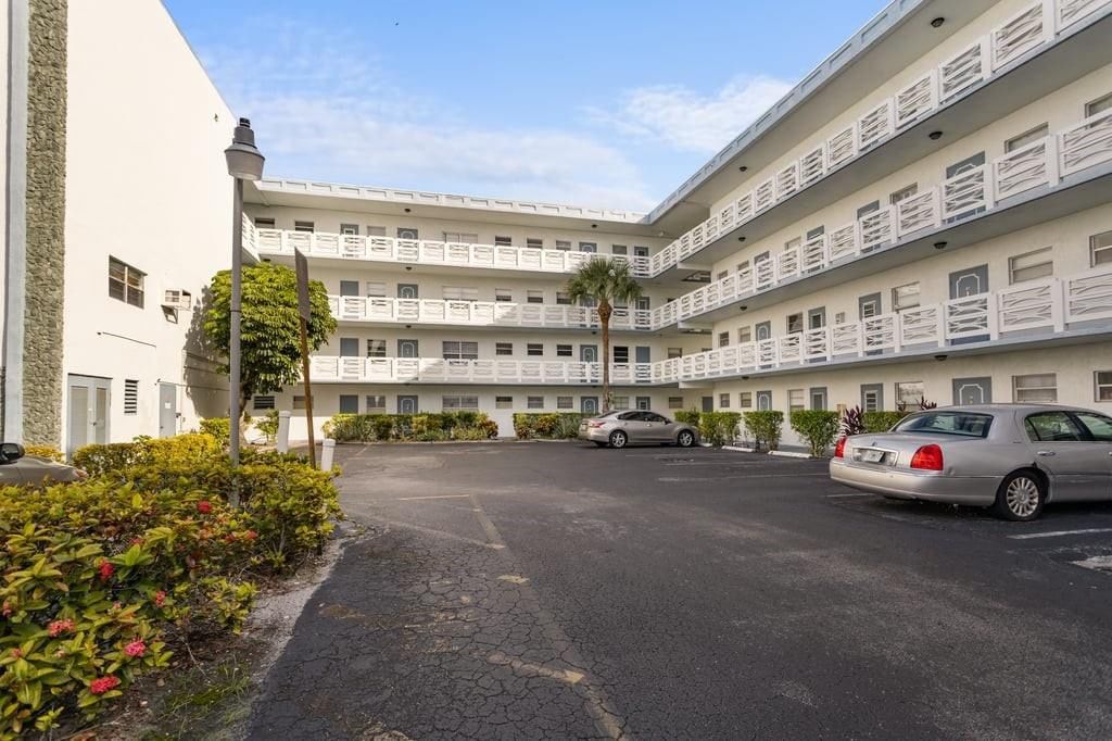 4090 NW 42nd Avenue #309, Lauderdale Lakes, FL 33319 photo 2