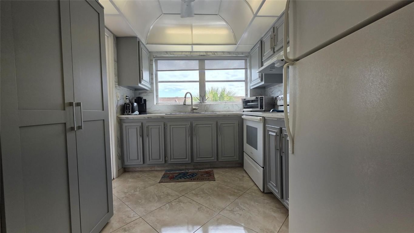 4047 NW 16th Street #302, Fort Lauderdale, FL 33313 photo 3