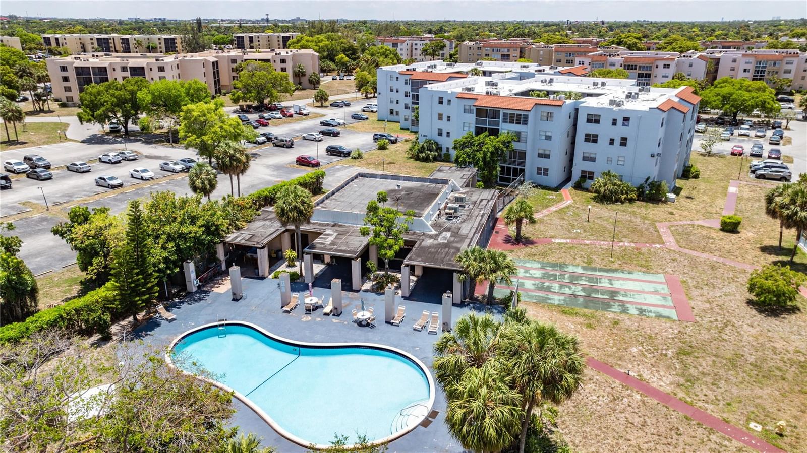 2800 Somerset Drive #218j, Lauderdale Lakes, FL 33311 photo 2