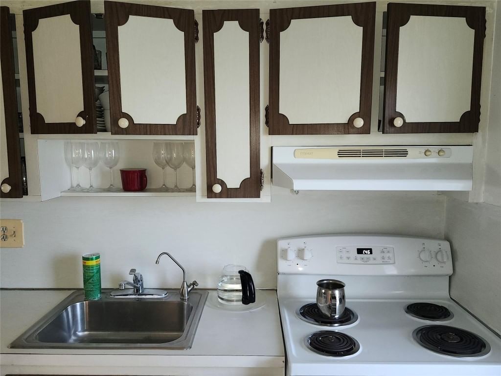 1201 Hillcrest Court #105, Hollywood, FL 33021 photo 4