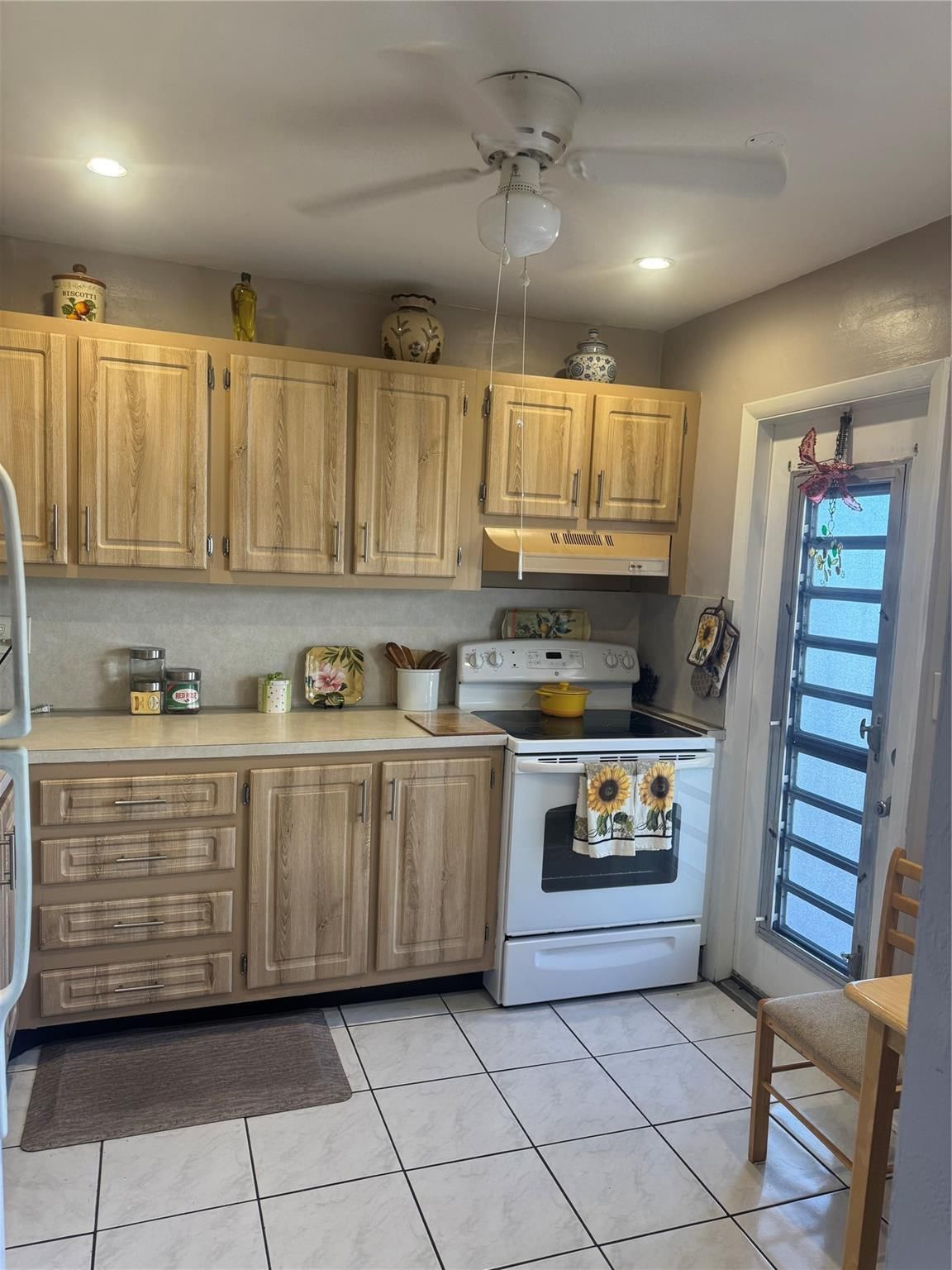 3940 NW 42 Avenue #315, Lauderdale Lakes, FL 33319 photo 2