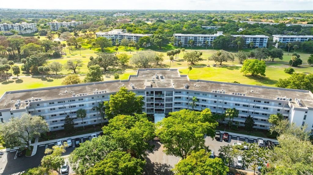565 Oaks Lane #103, Pompano Beach, FL 33069 photo 2