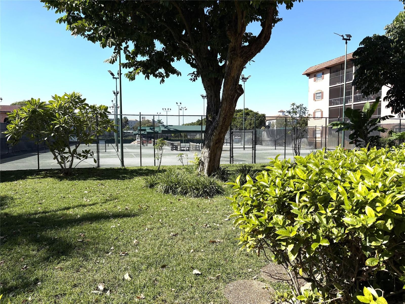 620 Tennis Club Drive #105, Fort Lauderdale, FL 33311 photo 2