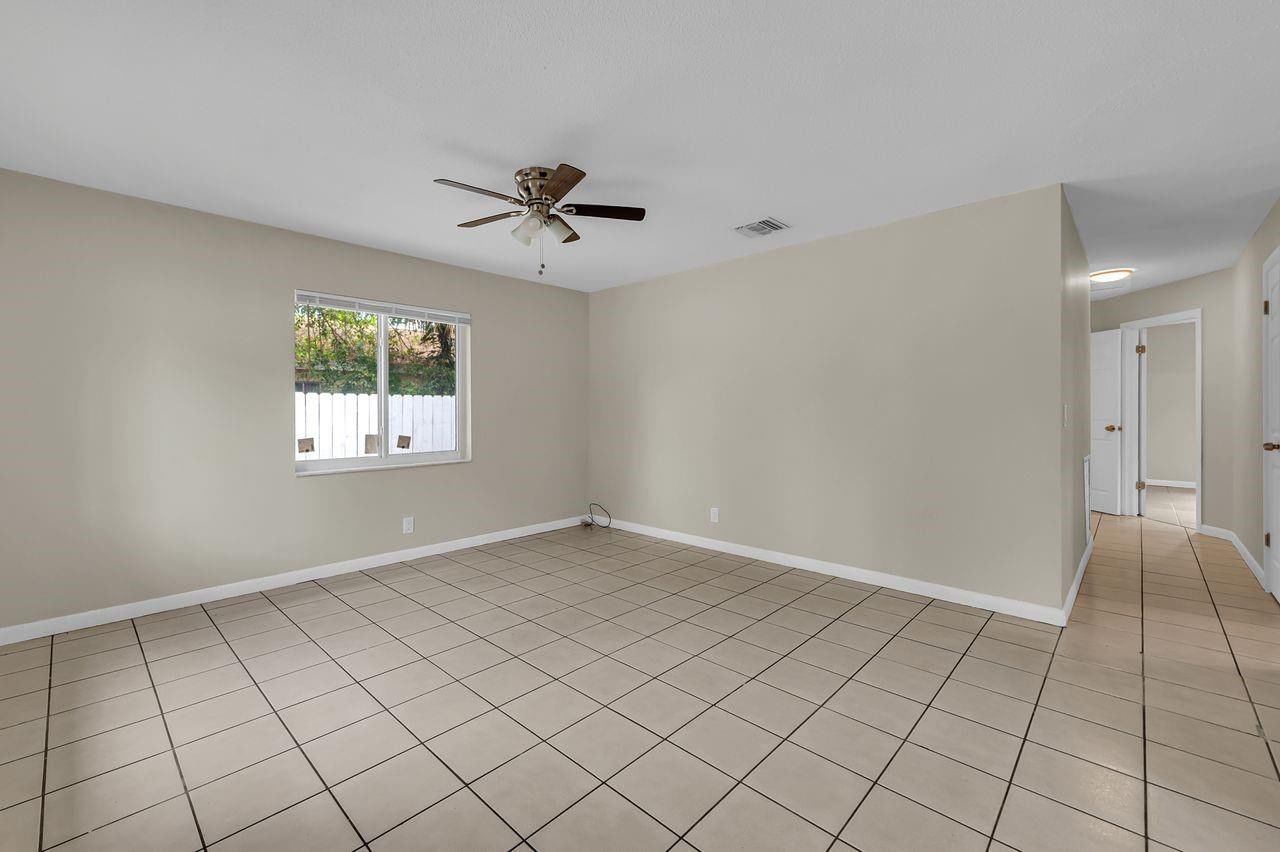 728 20th Street, West Palm Beach, FL 33407 photo 2