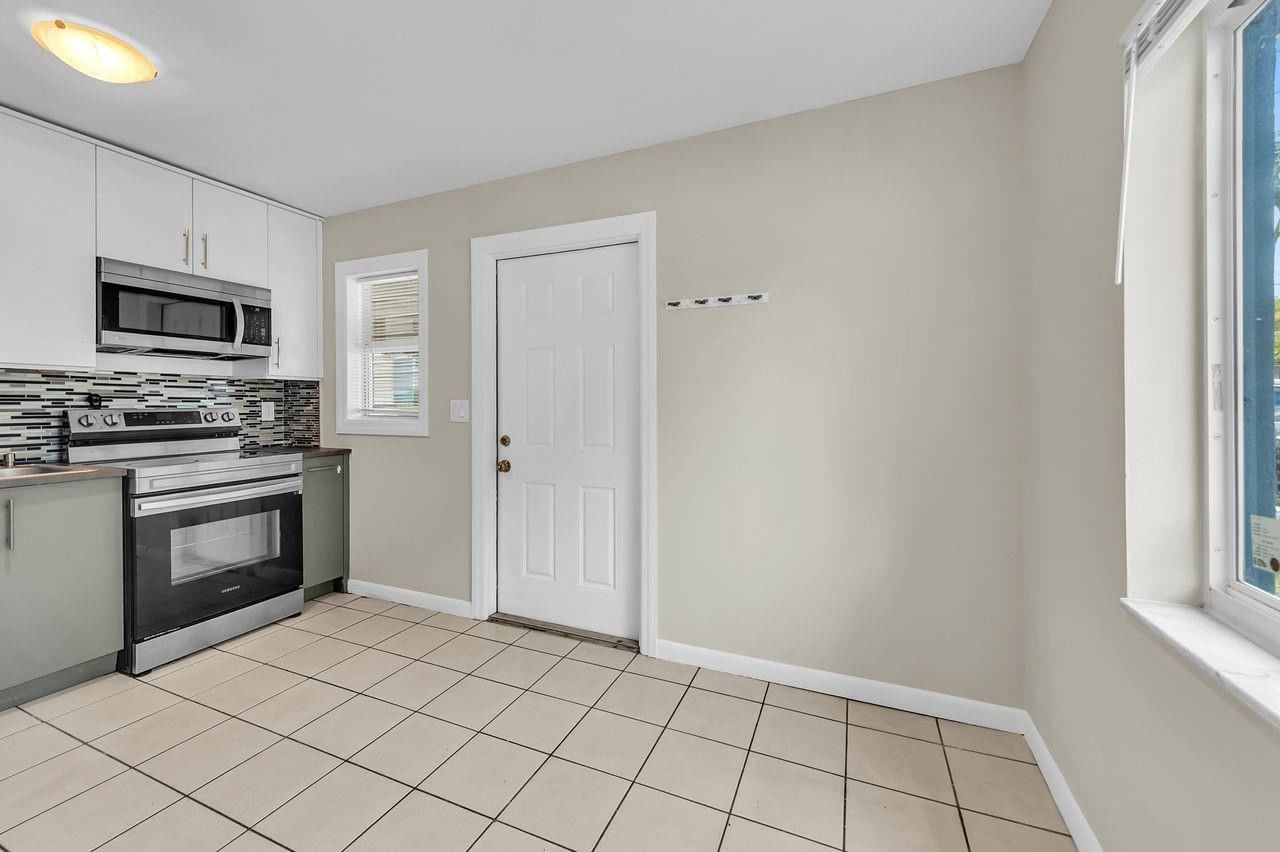 728 20th Street, West Palm Beach, FL 33407 photo 3