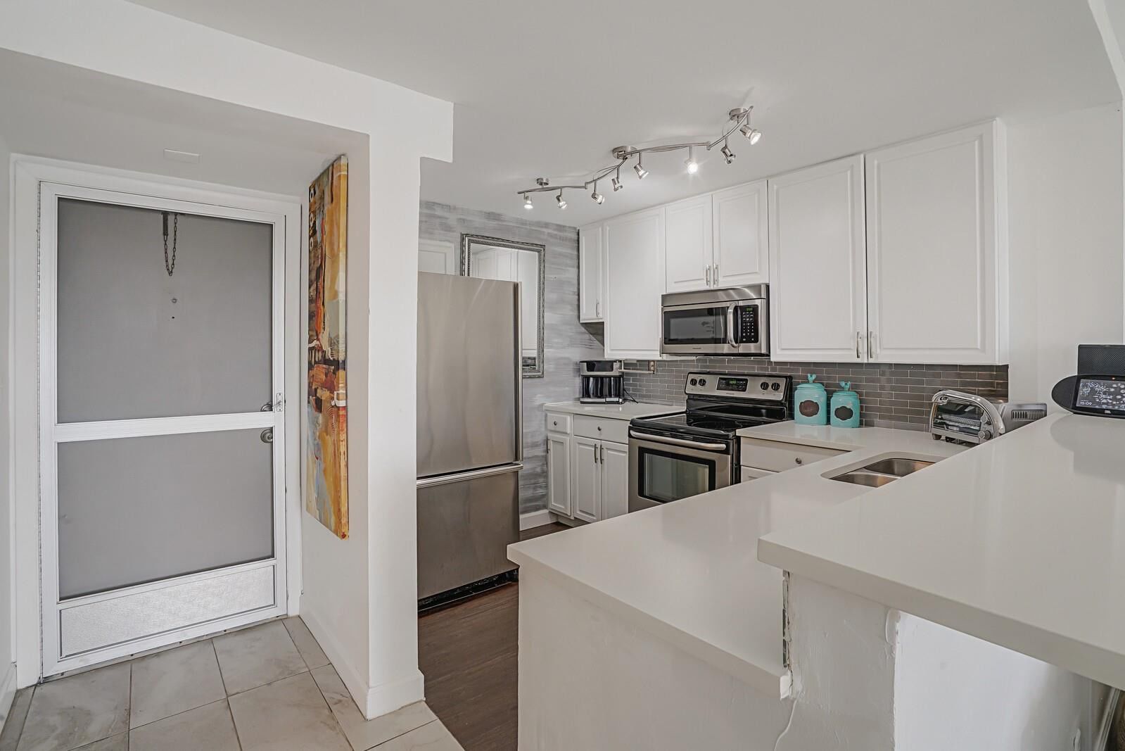 1609 N Riverside Drive #304, Pompano Beach, FL 33062 photo 3
