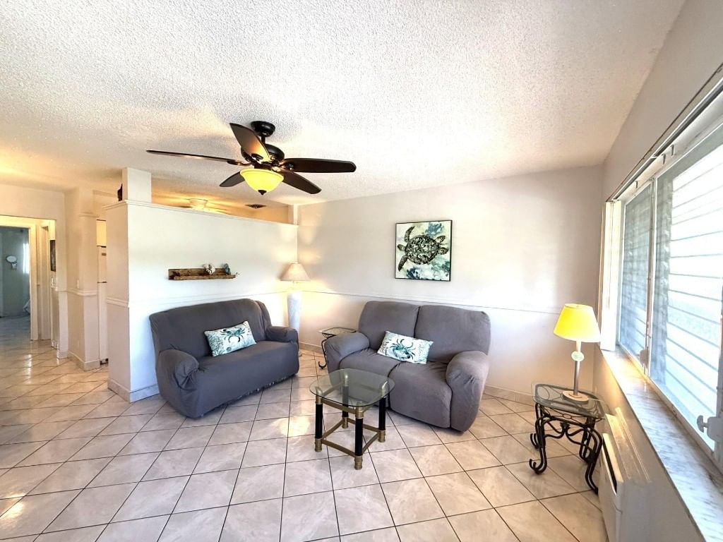 900 SW 10th Terrace #21, Hallandale Beach, FL 33009 photo 2