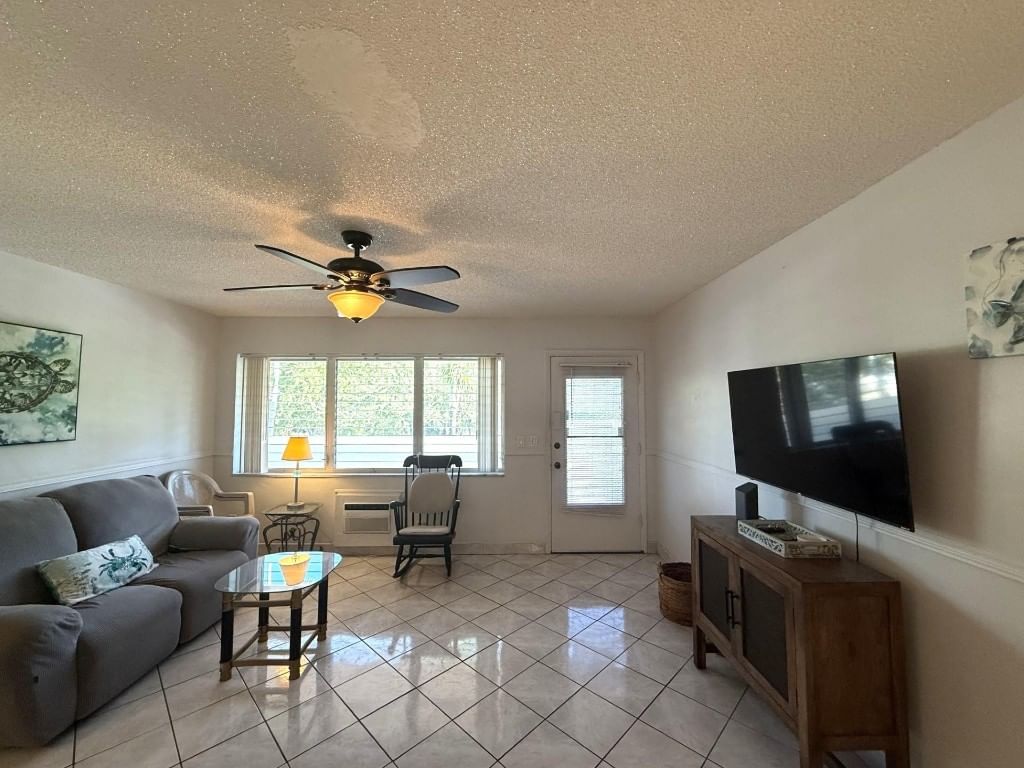 900 SW 10th Terrace #21, Hallandale Beach, FL 33009 photo 3