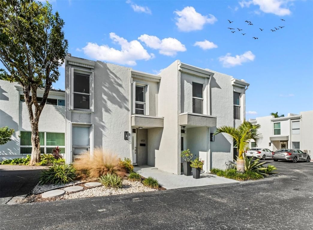 653 Cypress Lane #21b, Wilton Manors, FL 33305 photo 2