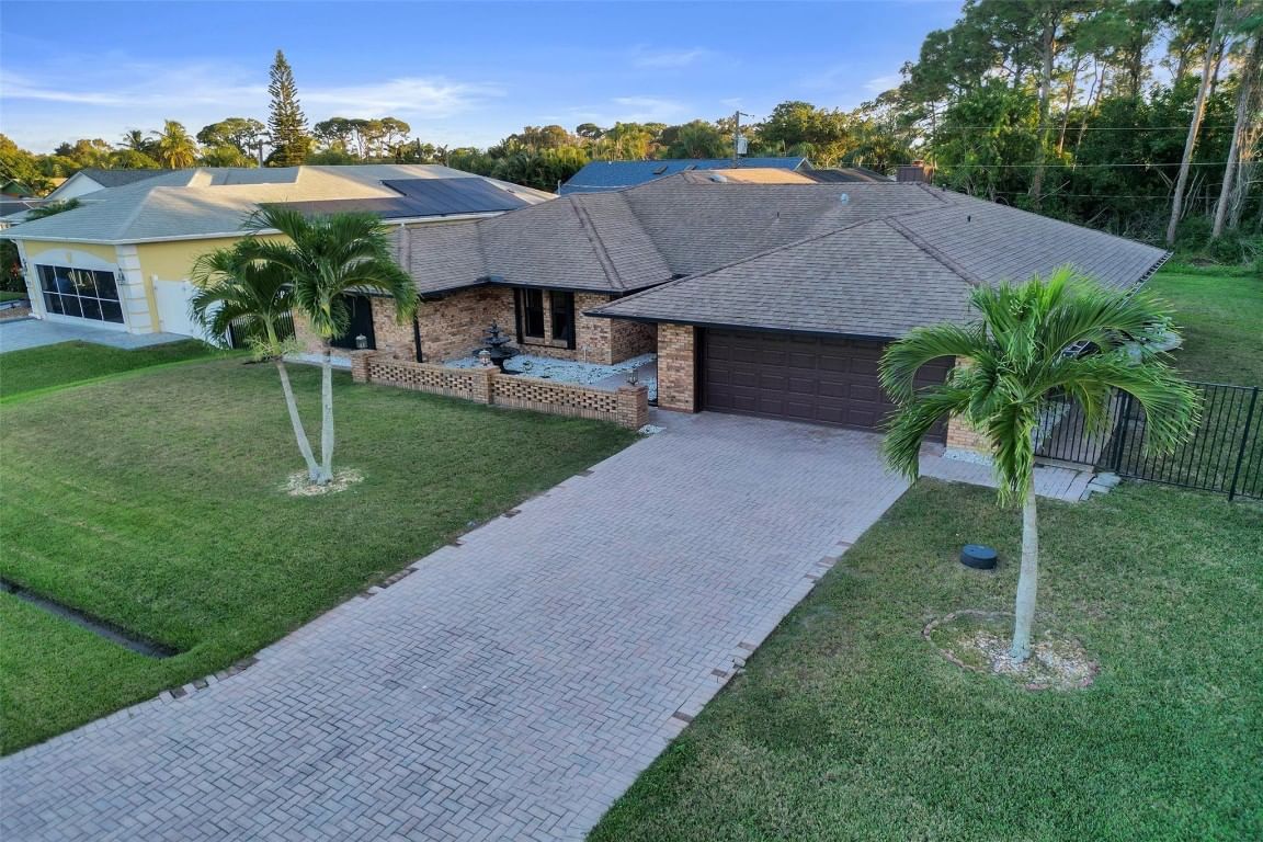 766 SE Cavern Avenue, Port St Lucie, FL 34983 photo 2