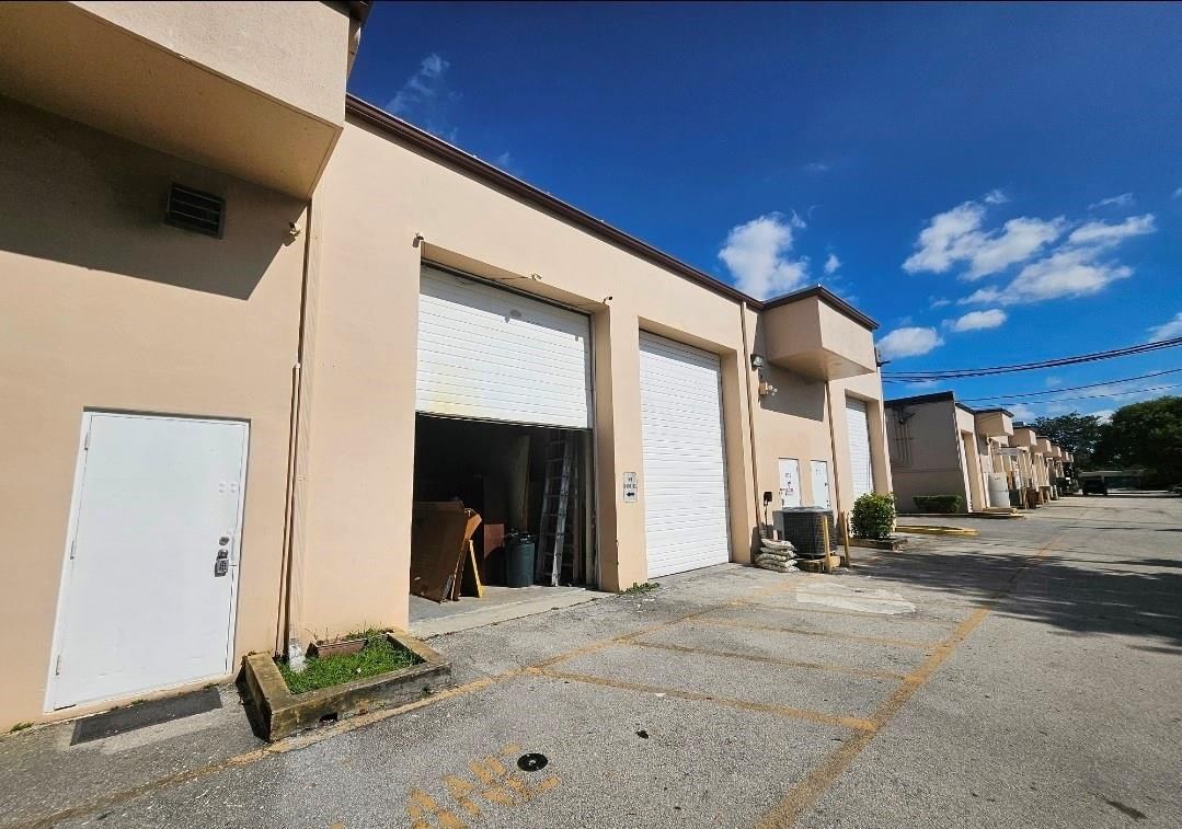 Address available by request, Davie, FL 33317