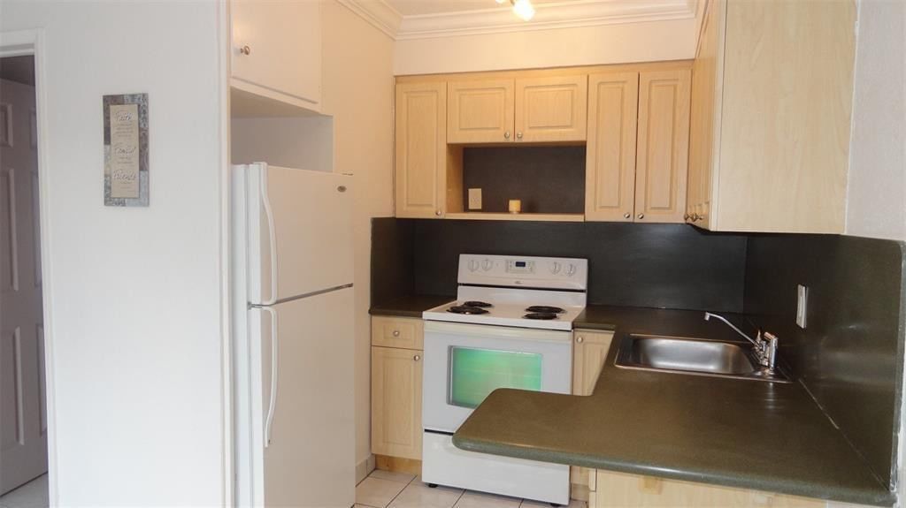 2211 Lincoln Street #11, Hollywood, FL 33020 photo 2