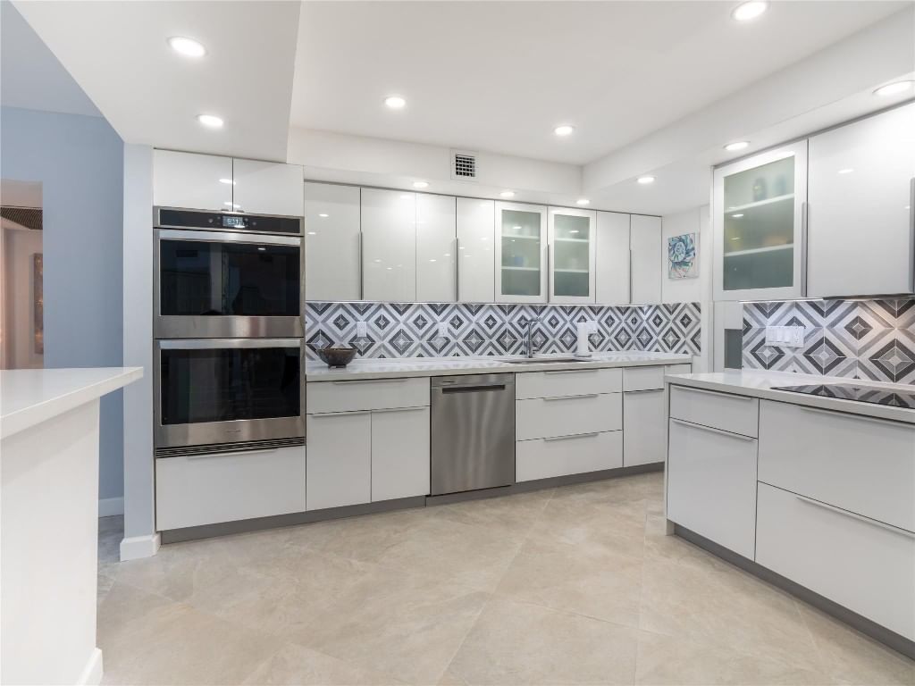2850 N Palm Aire Drive #601, Pompano Beach, FL 33069 photo 2