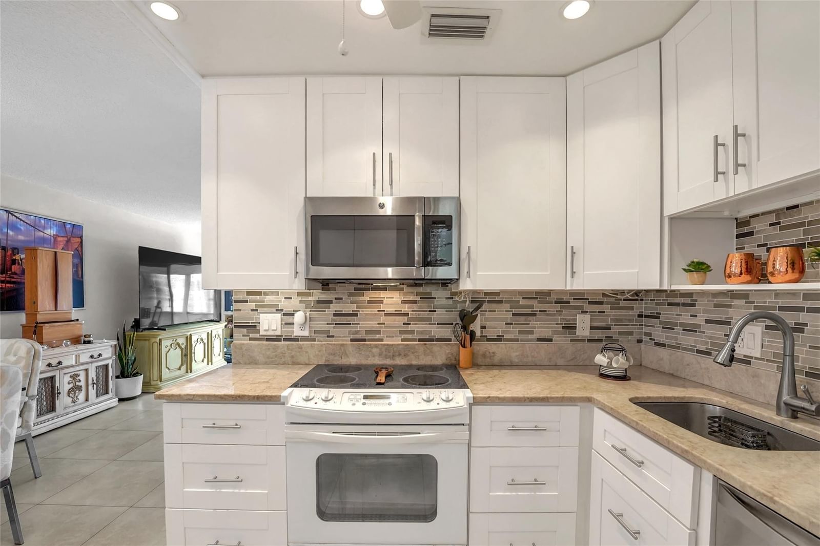 700 Layne Boulevard #301, Hallandale Beach, FL 33009 photo 5