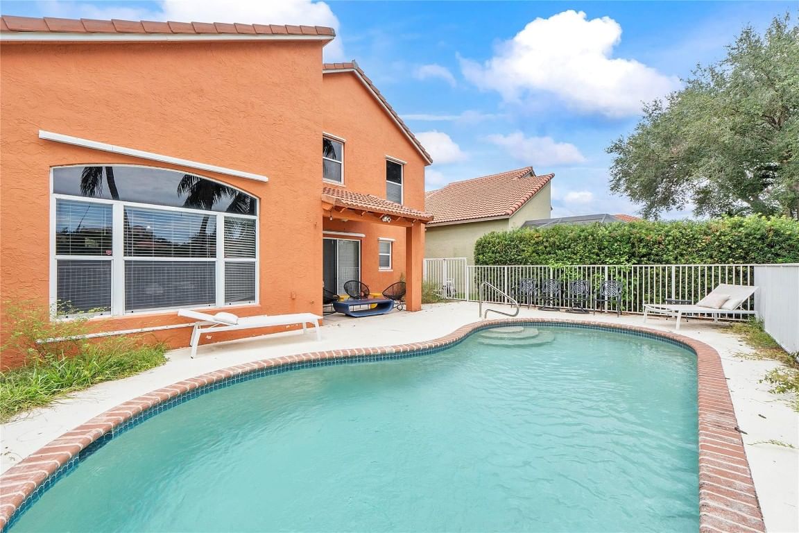 4020 Dorado Drive, Riviera Beach, FL 33418 photo 2